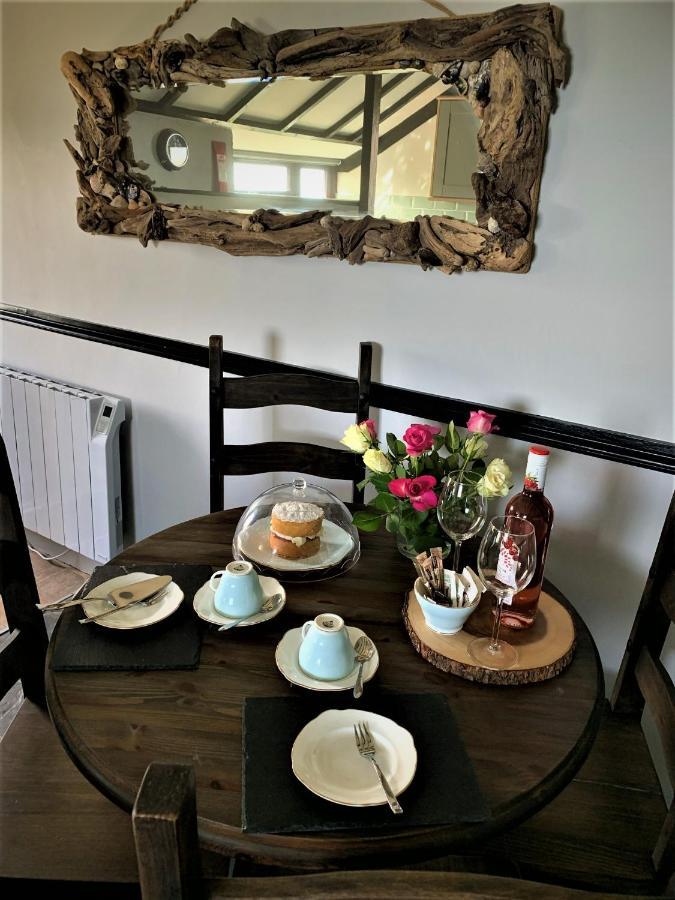 Byre Cottages & Log Cabin Cardigan Buitenkant foto